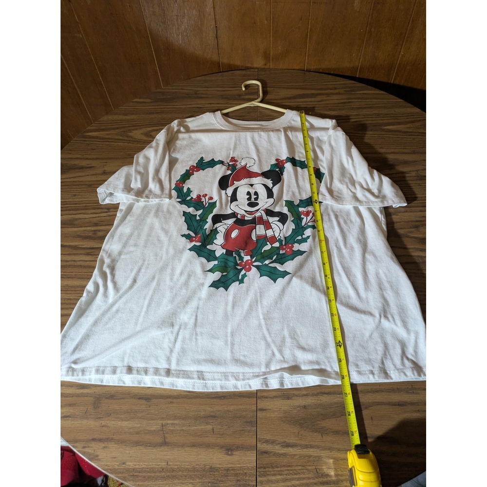 Disney Mickey Mouse Christmas Holiday Graphic T-Shirt White XXL Wreath Santa